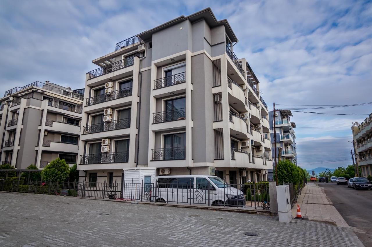 Cozy One-Bedroom Apartment In Night Breeze Burgas Exterior foto